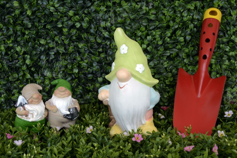 jardinerie-ST LAURENT DU VAR-min_garden-gnome-1404358